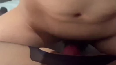 这个哥哥好猛～ 好爽 好爽！！！ 干喷我快点 腹肌baba～